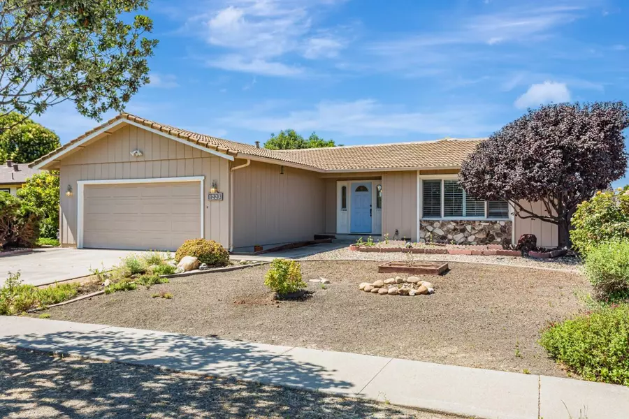 1223 La Canada WAY, Salinas, CA 93901