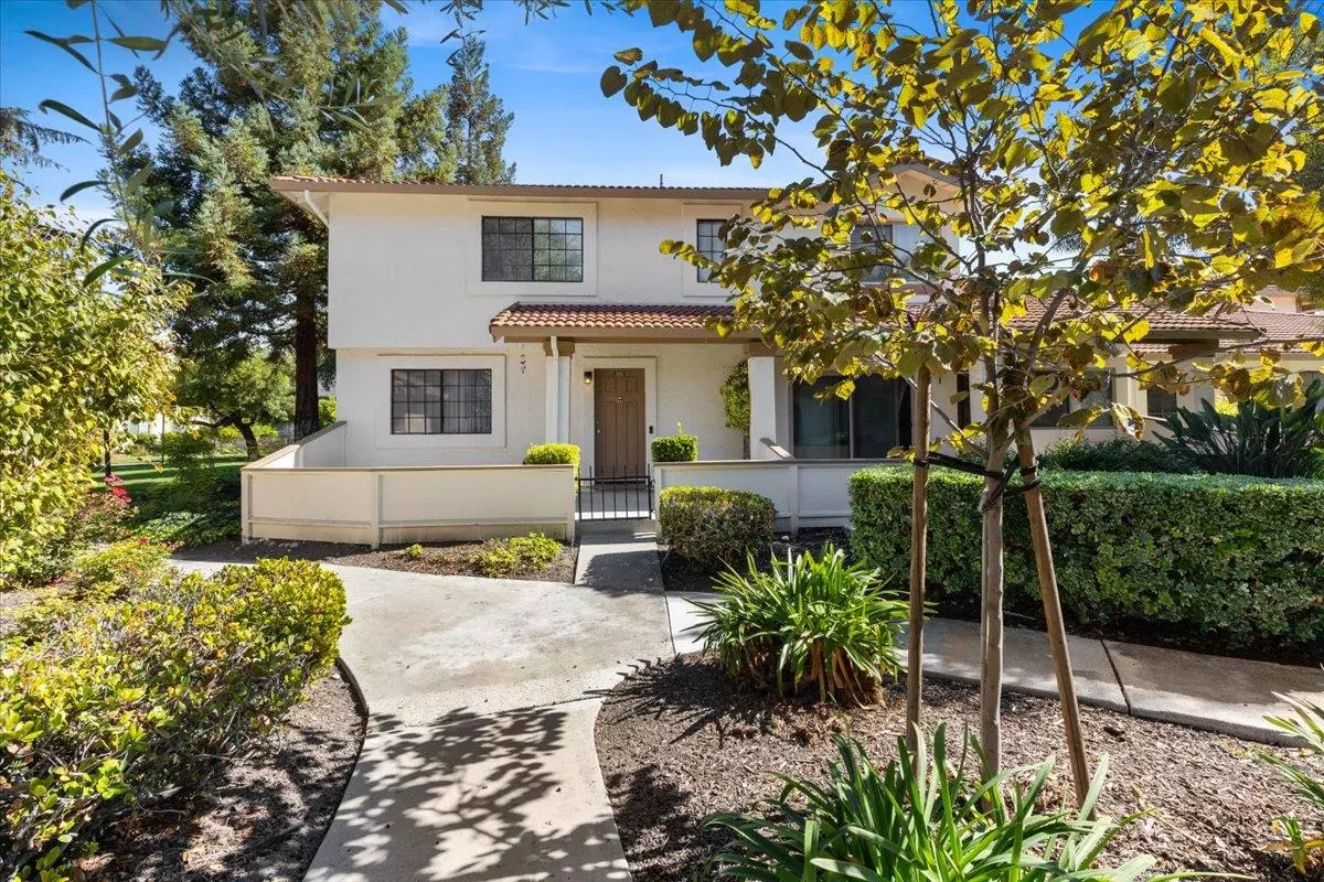 San Jose, CA 95123,5439 Colony Green DR