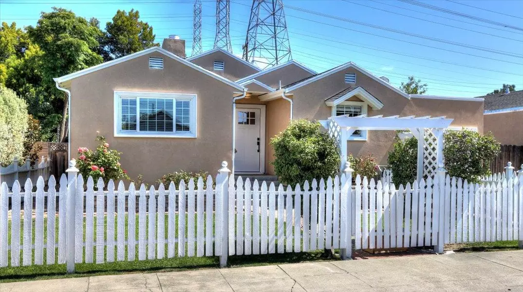 209 Ryder ST, San Mateo, CA 94401