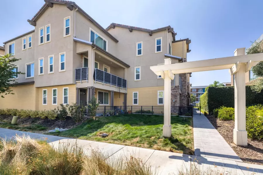 827 Lotus Flower LOOP, San Jose, CA 95123