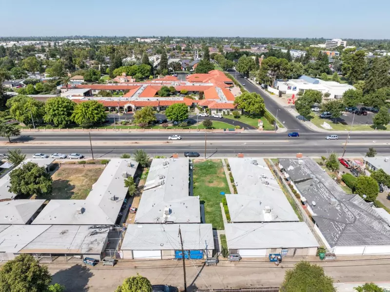 2128 N First ST, Fresno, CA 93703