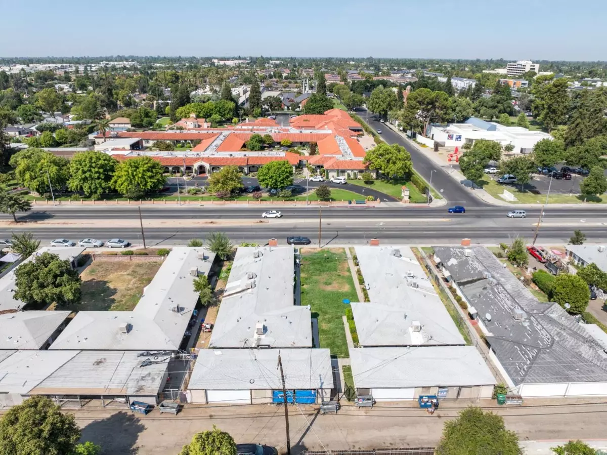 Fresno, CA 93703,2128 N First ST