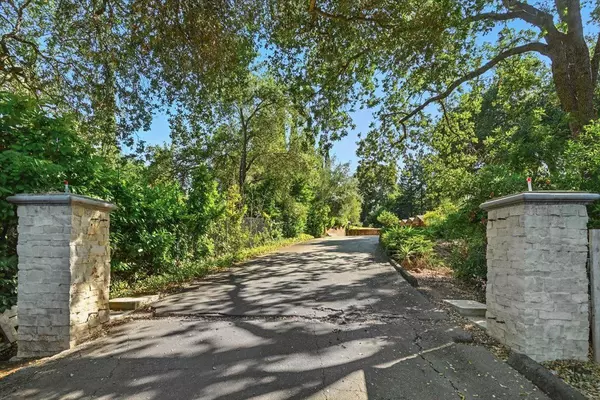 Saratoga, CA 95070,14582 Horseshoe CT