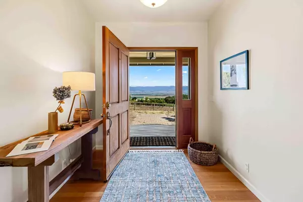 Salinas, CA 93908,846 River RD