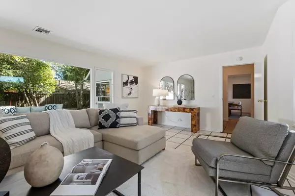 Palo Alto, CA 94301,2590 Webster ST