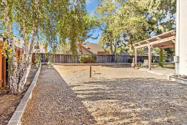 Salinas, CA 93906,18 Suffield CIR