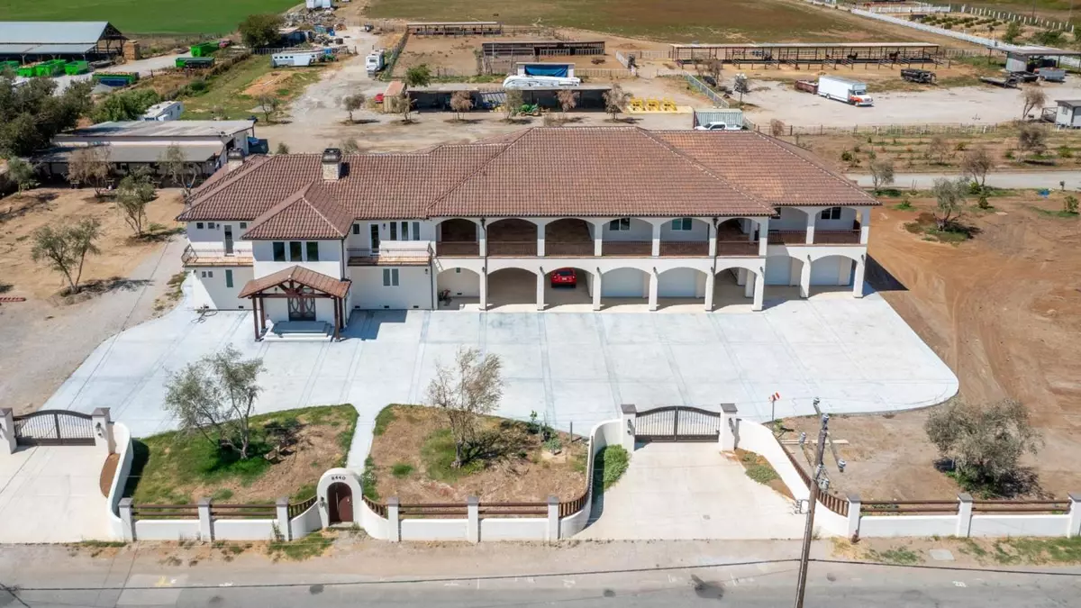 Hollister, CA 95023,8440 Lovers LN