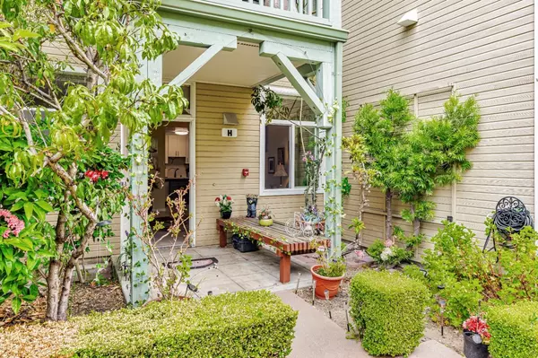 San Mateo, CA 94403,101 Blossom CIR H