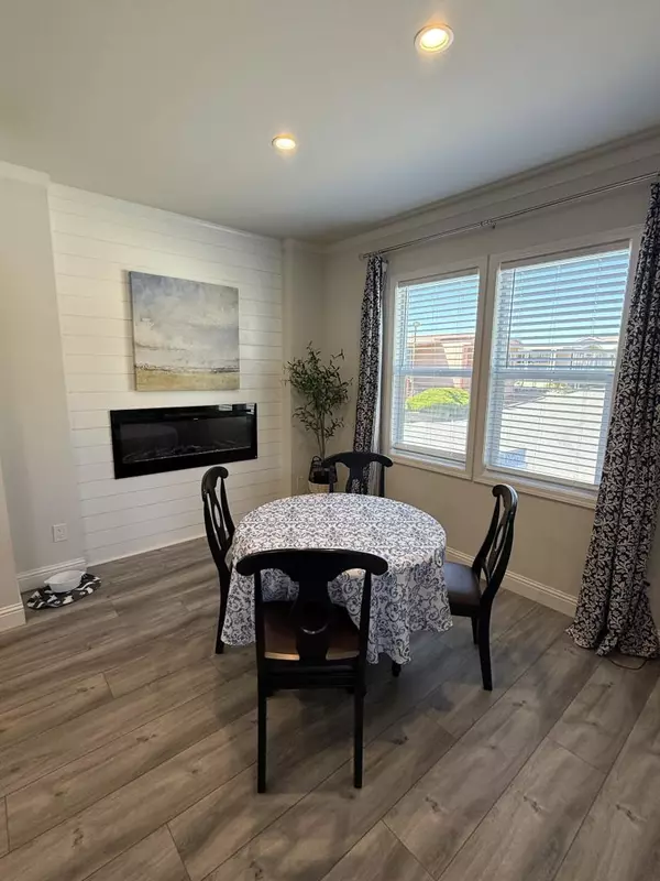 Watsonville, CA 95076,144 Holm RD 112