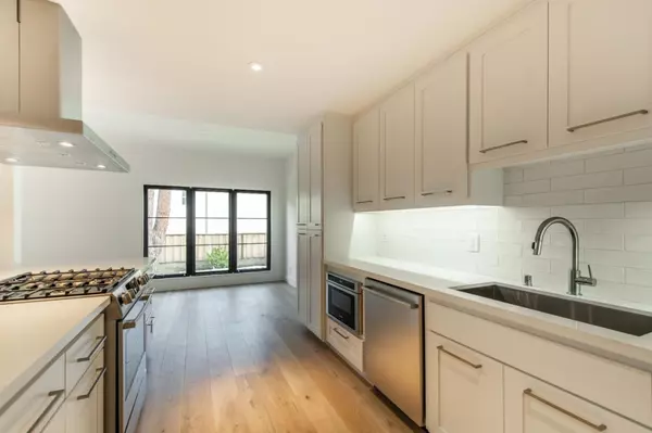 Menlo Park, CA 94025,1326 HOOVER ST 6