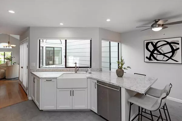 Mountain View, CA 94043,248 Walker DR 2