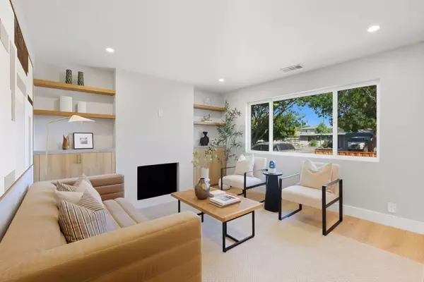 Menlo Park, CA 94025,1117 Henderson AVE