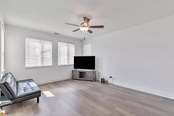 Hollister, CA 95023,1180 Cherry Peak WAY