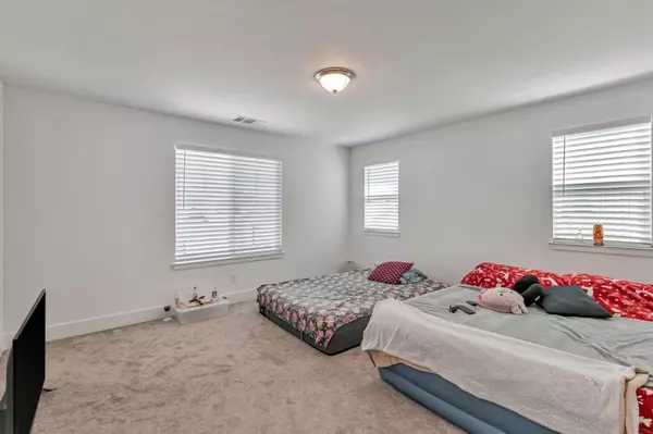 Hollister, CA 95023,1180 Cherry Peak WAY