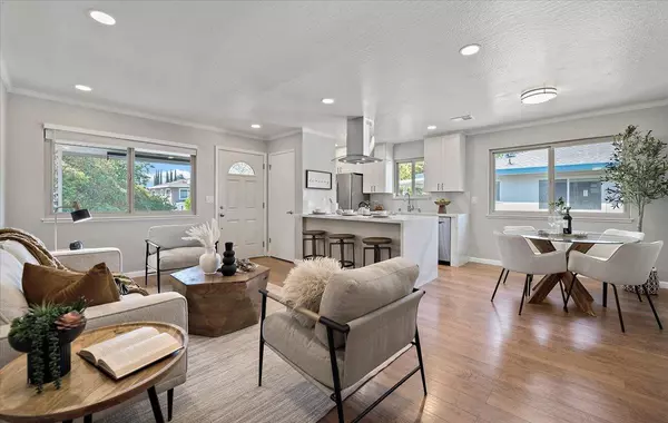 Campbell, CA 95008,325 N 3rd ST 4