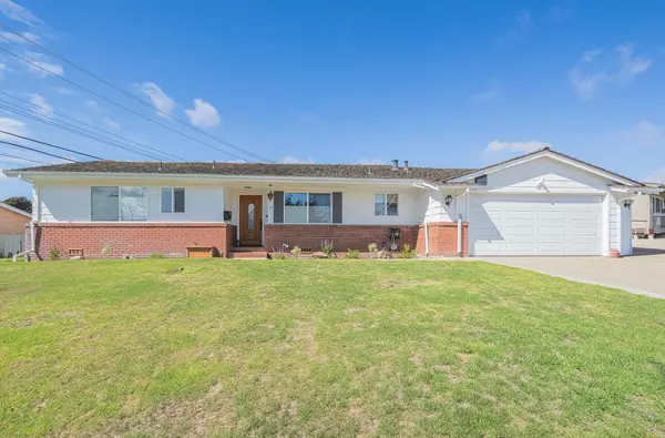 Salinas, CA 93906,13 Saint Brendan WAY