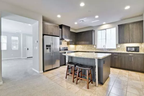 East Palo Alto, CA 94303,525 Aspen PL