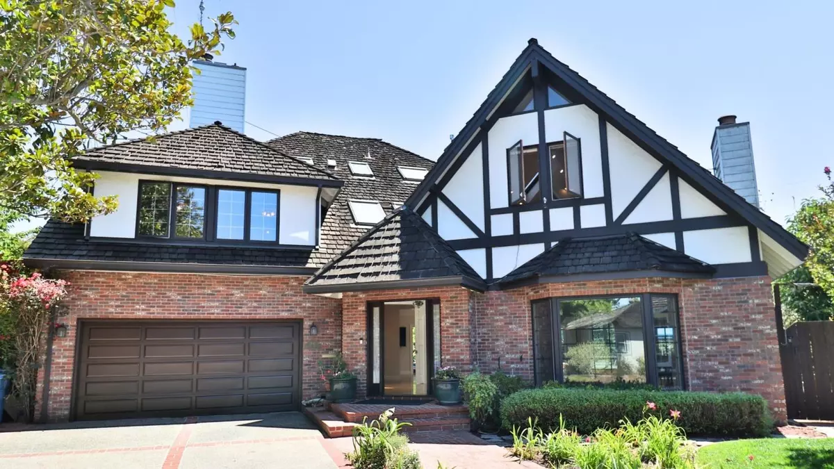 Palo Alto, CA 94303,200 Iris WAY