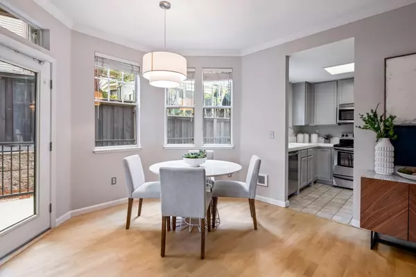 Menlo Park, CA 94025,2160 Santa Cruz AVE 22