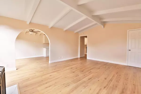 Campbell, CA 95008,990 Gale DR