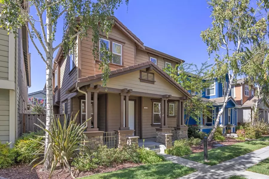 325 Rayos Del Sol DR, San Jose, CA 95116