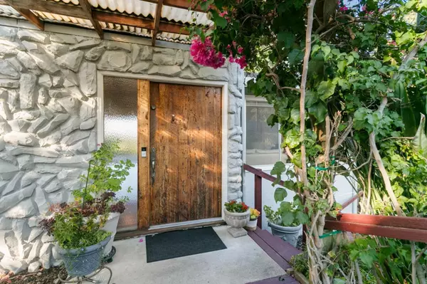 Redwood City, CA 94062,878 Hillcrest DR