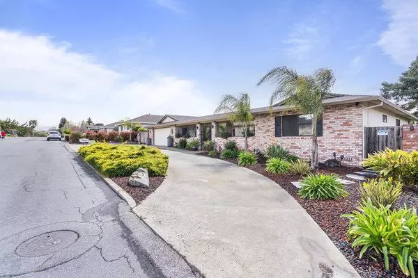 Hollister, CA 95023,725 Ridgemark DR