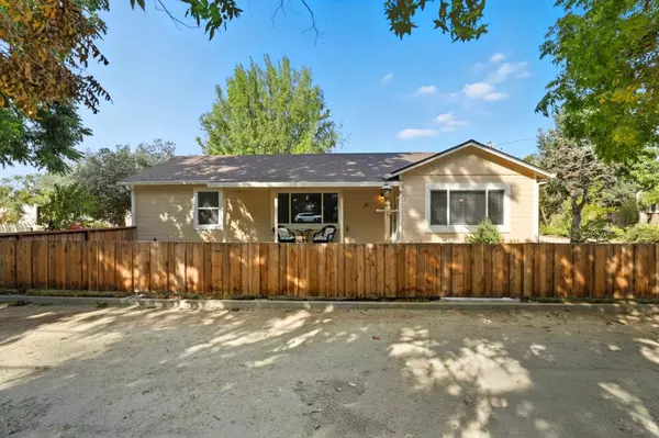 Hollister, CA 95023,790 Shore RD