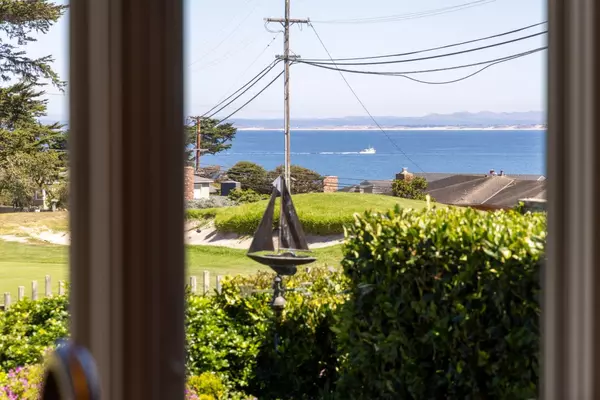 Pacific Grove, CA 93950,910 Egan AVE