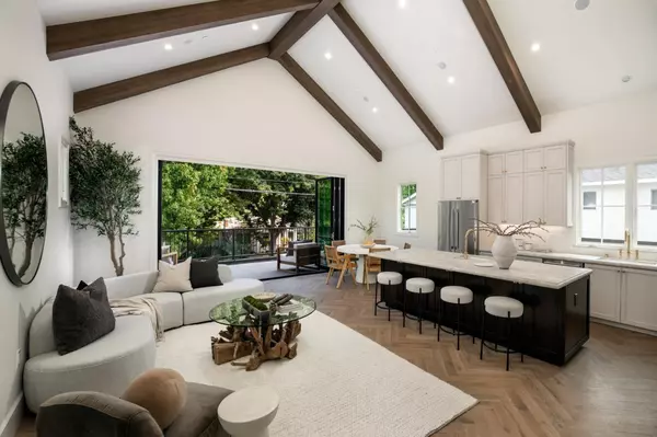 Palo Alto, CA 94301,160 Waverley ST