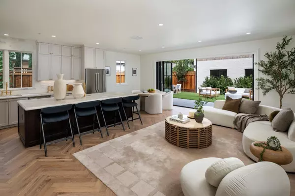 Palo Alto, CA 94301,162 Waverley ST