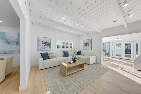 Los Altos, CA 94024,857 Hierra CT