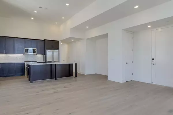 Foster City, CA 94404,738 Eppleton LN 404