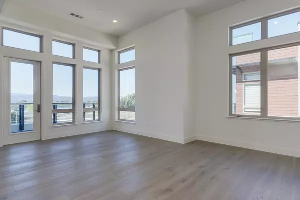 Foster City, CA 94404,738 Eppleton LN 404