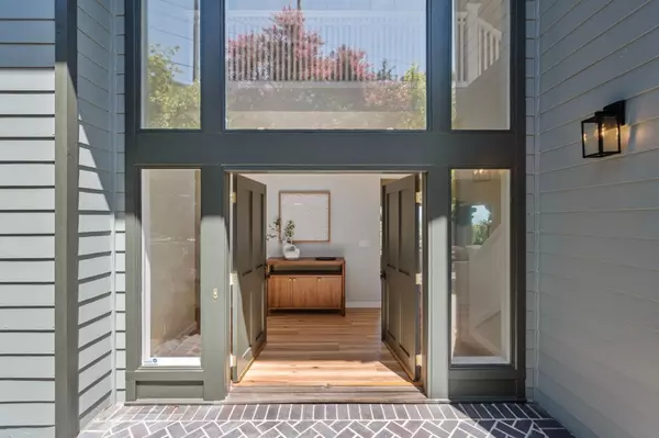 Redwood City, CA 94062,3554 Oak Knoll DR