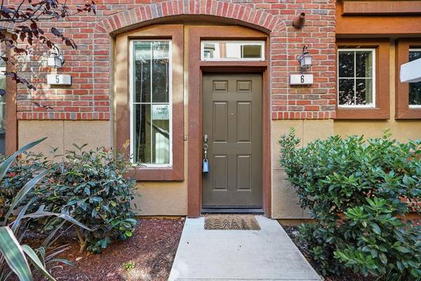 1036 Onofrio LN 6, San Jose, CA 95131