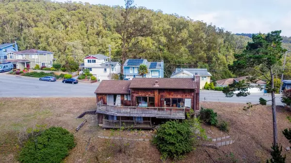 El Granada, CA 94018,563 El Granada BLVD