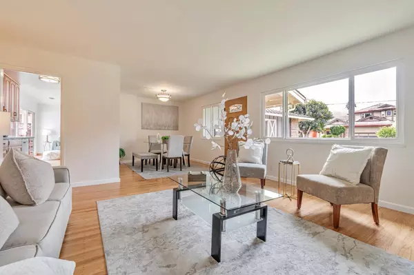 Pacifica, CA 94044,819 Standish RD