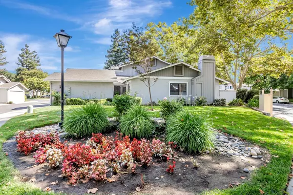 San Jose, CA 95136,4968 Red Creek DR