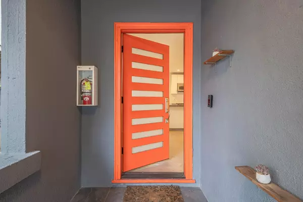 Oakland, CA 94609,4211 Martin Luther King Jr WAY