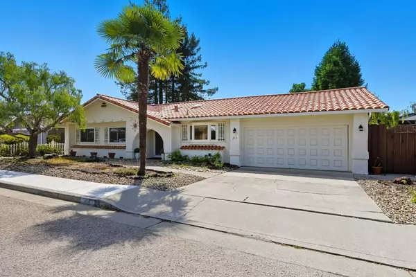 Santa Cruz, CA 95065,213 Waugh AVE