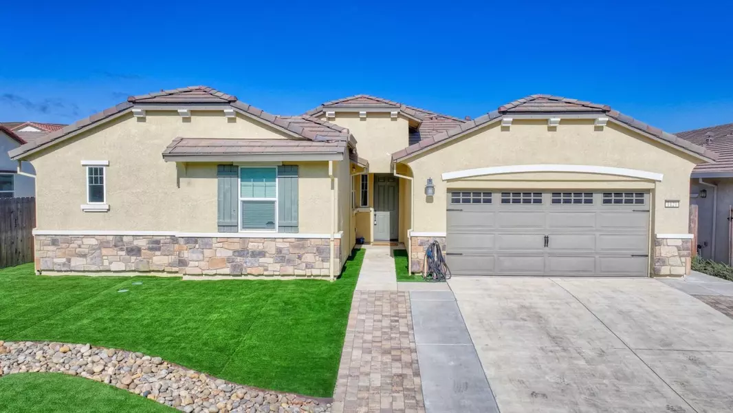 1121 Trailside DR, San Juan Bautista, CA 95045