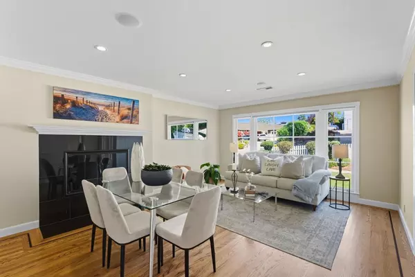 Burlingame, CA 94010,2704 Summit DR