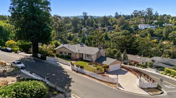 Burlingame, CA 94010,2704 Summit DR