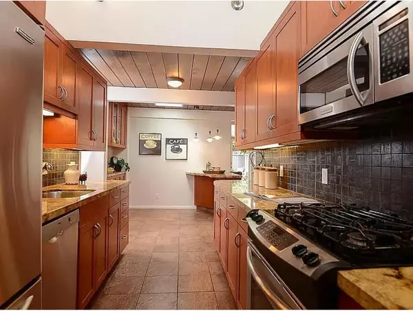 Palo Alto, CA 94303,643 Wildwood LN
