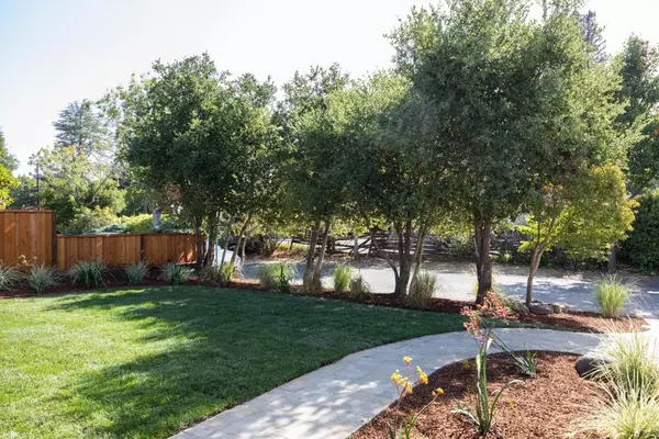 Menlo Park, CA 94025,1840 Santa Cruz AVE