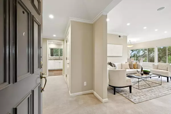 Menlo Park, CA 94025,1230 Sharon Park DR 62