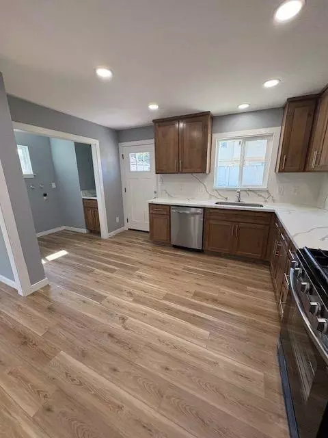 Santa Clara, CA 95050,1922 Main ST