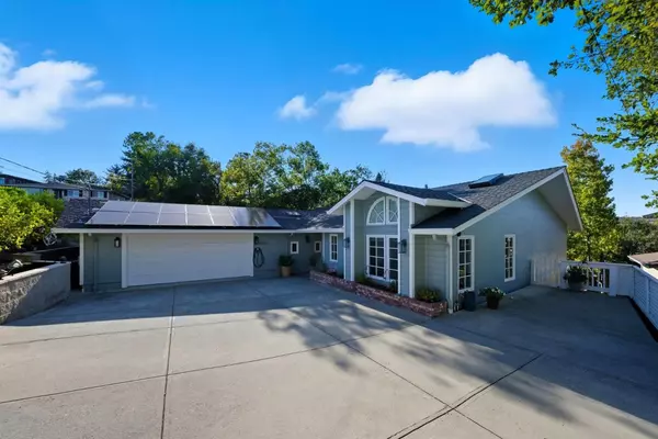 Redwood City, CA 94062,3654 Altamont WAY
