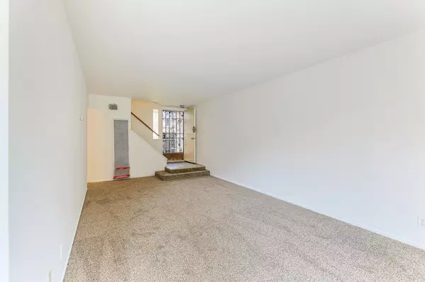 Salinas, CA 93905,914 Acosta Plaza 91